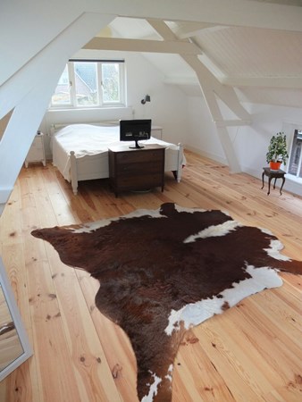 Fam van der Kroef uit Hazerswoude Rijndijk grenen vloerdelen 195mm A.
2x behandeld met Osmo hardwax-olie mat / transparant 3062